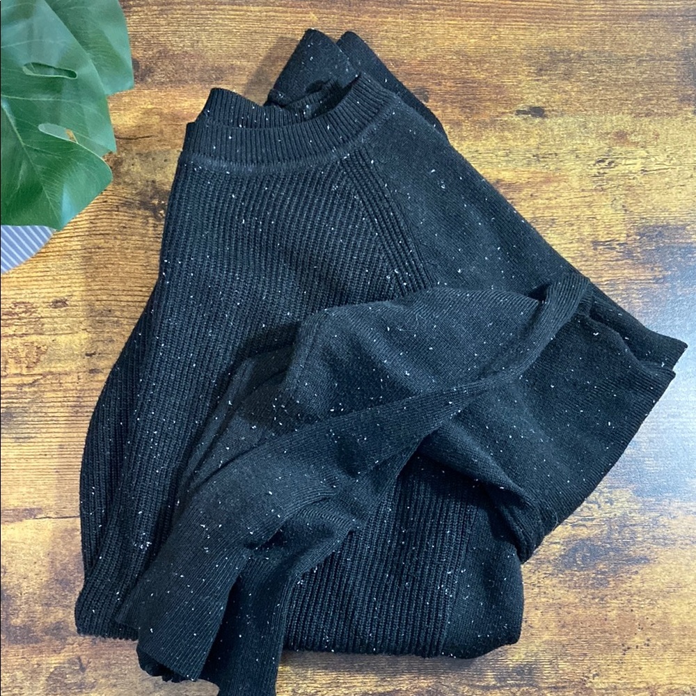 Black Speckled Thin Sweater
